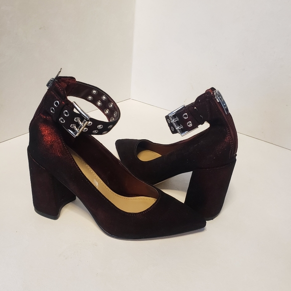 Shoes - Picture 7 of 7